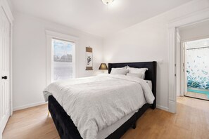 3 chambres, fer et planche à repasser, Wi-Fi, draps fournis