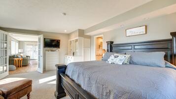 3 bedrooms, iron/ironing board, travel crib, WiFi
