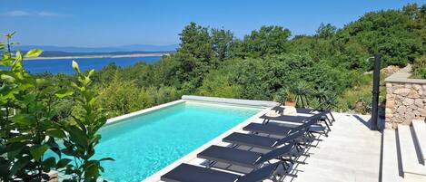 Outdoor pool, a heated pool