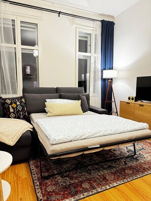 1 bedroom, WiFi, bed sheets