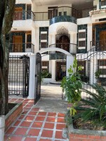 Fachada de la propiedad