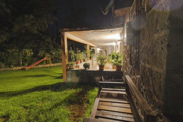 32-tums LED-tv med digitalkanaler, nya filmer och streamingtjänster