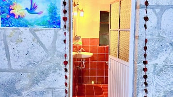 Ducha, toallas, jabón, shampoo