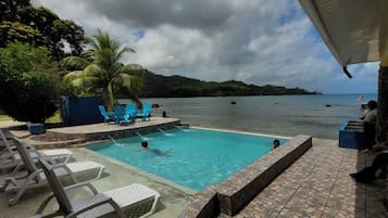 Télévision LCD de 27 pouces avec chaßnes par cùble