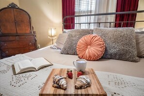 2 bedrooms, in-room safe, iron/ironing board, travel cot