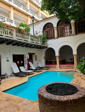 Outdoor pool - Apartment in the Historic Center of Cartagena (Cartagena de Indias)