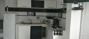 New apartment with swimming pool in downtown Tlemcen. Very quiet neighborhood.
