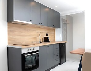 Private kitchen - Poseidon 1 : Seaside 2nd-Floor Retreat with Sea View near the beach! (Paralia)