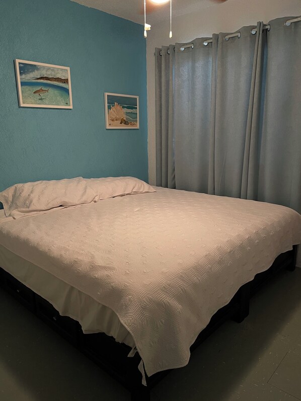 2 Schlafzimmer, Bügeleisen/Bügelbrett, Bettwäsche