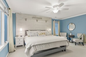 4 Schlafzimmer, Schreibtisch, Bügeleisen/Bügelbrett, Reisekinderbett