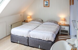 5 soverom, strykejern/-brett, reiseseng for barn og wi-fi (inkludert)