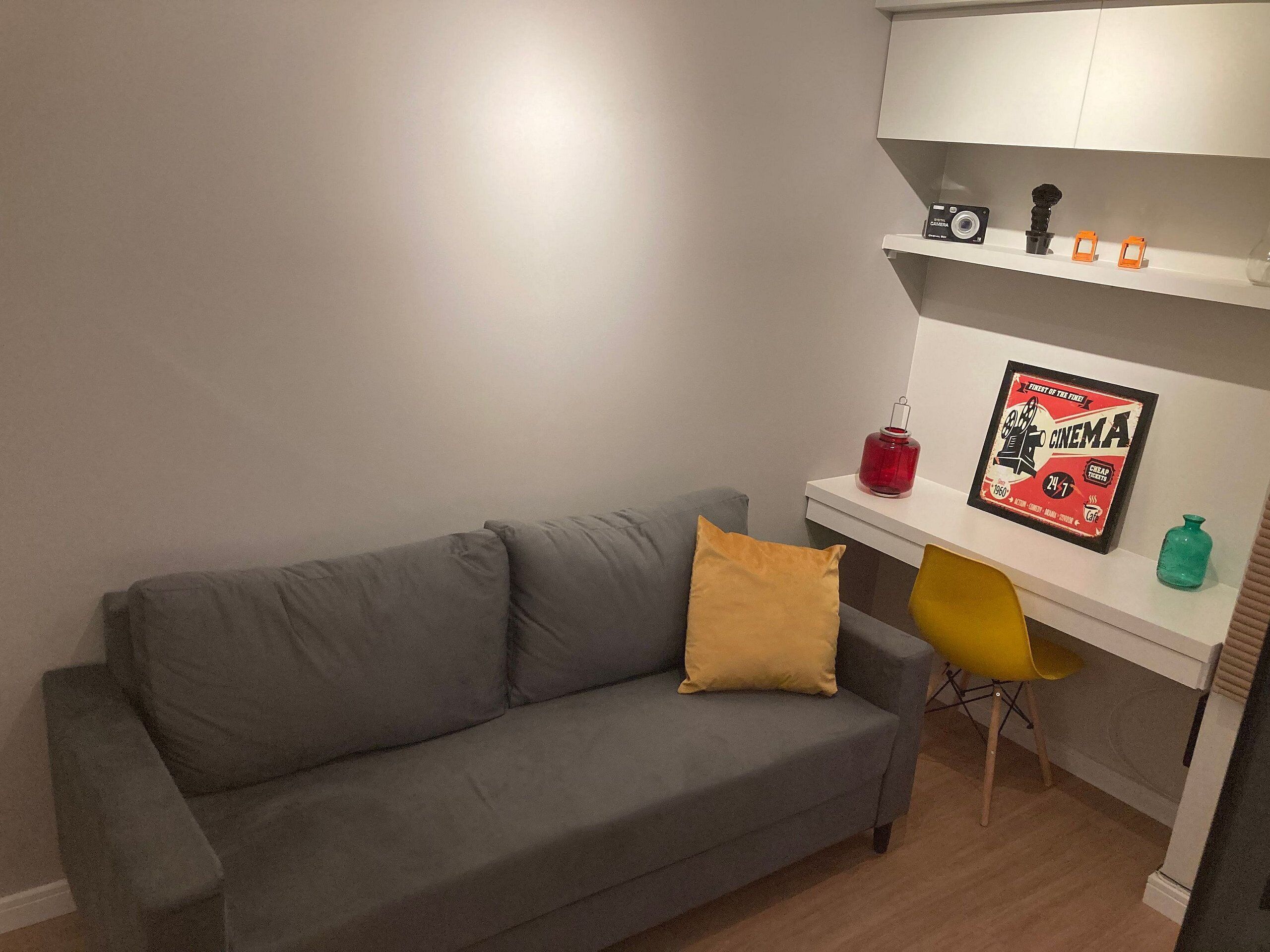 Comfort Studio | Living area | TV