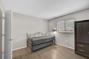 2 bedrooms, iron/ironing board, WiFi, bed sheets