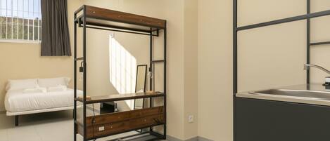 1 bedroom, internet, bed sheets