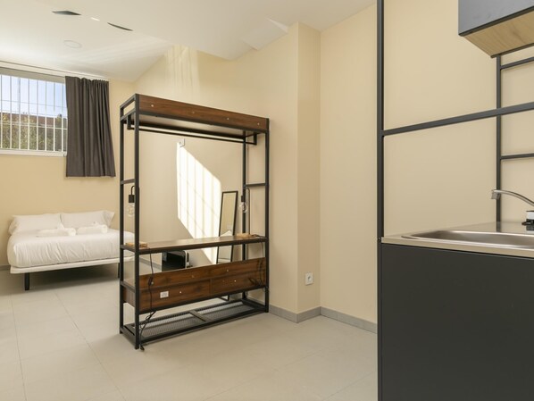 1 habitación, internet y ropa de cama 