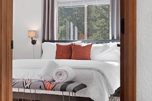 3 Schlafzimmer, Schreibtisch, Bügeleisen/Bügelbrett, WLAN