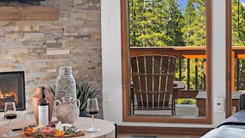 Smart TV, fireplace, DVD player, table football