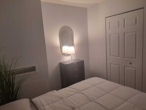 2 bedrooms, iron/ironing board, WiFi
