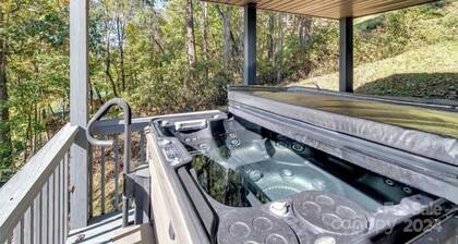 GRANDVIEW POINT - Views, FENCE, Step-free Entry, GOLF, Hot Tub, DOGS allowed