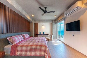 2 quartos, cofres nos quartos, escrivaninha
