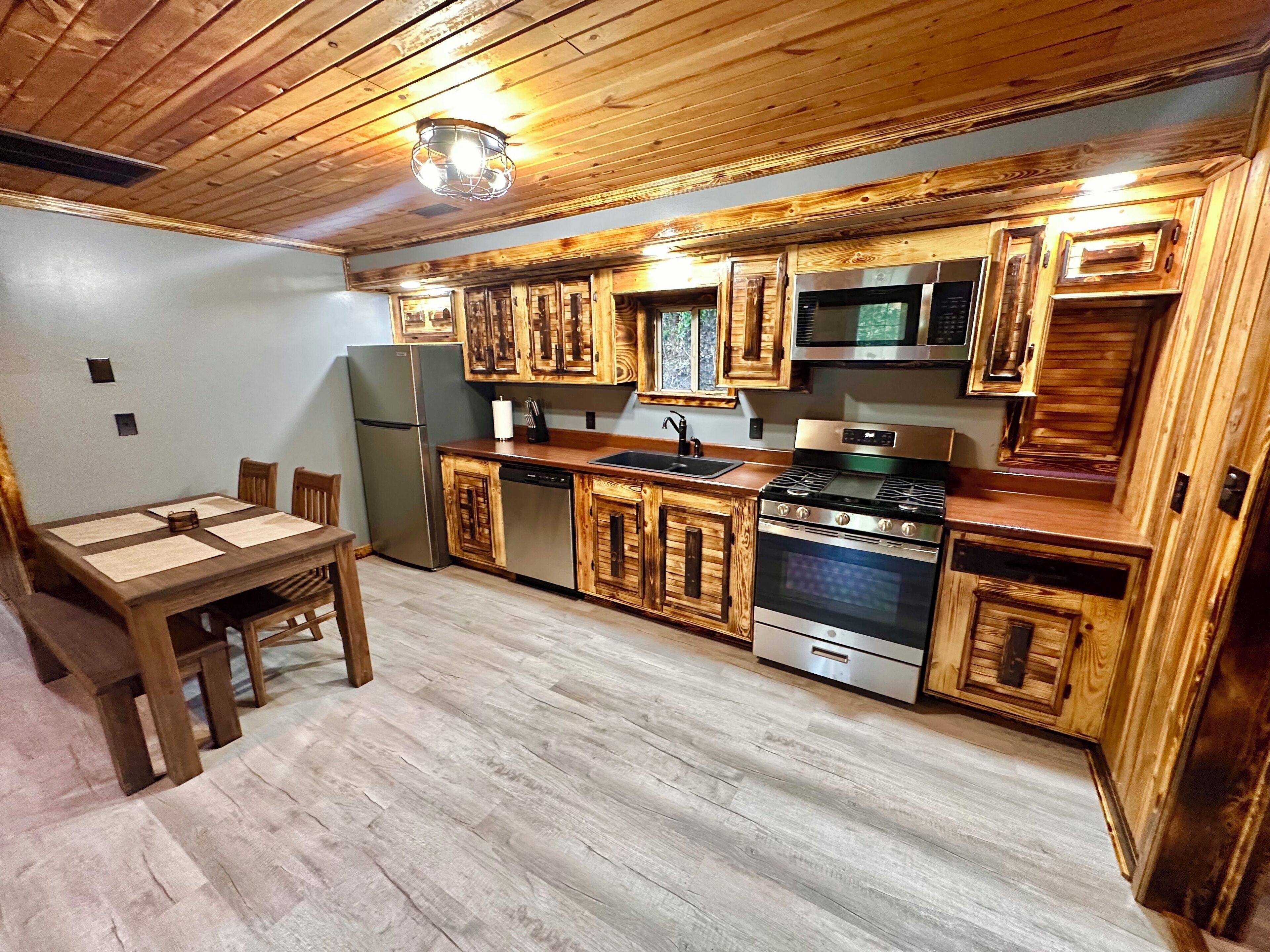 Cookware/dishes/utensils