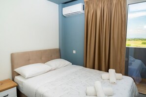 2 chambres, fer et planche à repasser, Wi-Fi, draps fournis