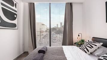 2 dormitorios, escritorio, wifi gratis y ropa de cama