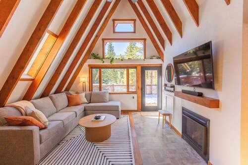 A-Frame Cabin with Private Sauna & Hot Tub