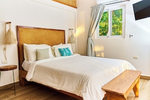 Dobbeltrom – deluxe, sjøutsikt, ved havkanten (B) | Blendingsgardiner, wi-fi (inkludert) og sengetøy