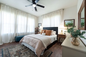 4 bedrooms, desk, iron/ironing board, travel crib