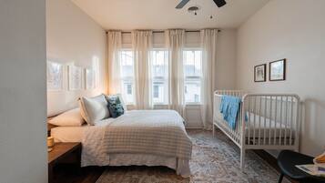 4 bedrooms, desk, iron/ironing board, travel crib
