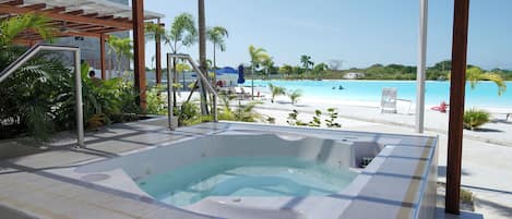 Bain à remous extérieur