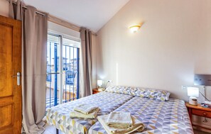 3 bedrooms, iron/ironing board, travel cot, free WiFi - 3 bedroom amazing home in Orihuela Costa (Orihuela Costa)