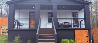 LoveJones Bungalow-Luxury decor, Large deck & backyard, Office, 2 fireplaces