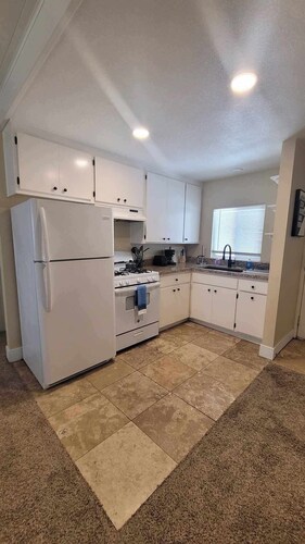 Cozy Cottage Downtown Paso Robles.  Centrally located.