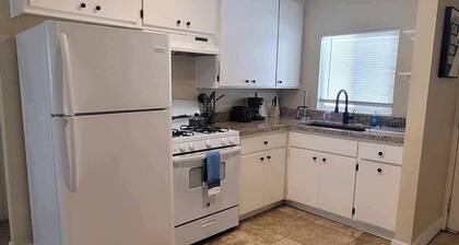 Cozy Cottage Downtown Paso Robles. Centrally located.