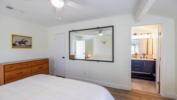 4 chambres, fer et planche à repasser, lit parapluie, Wi-Fi gratuit