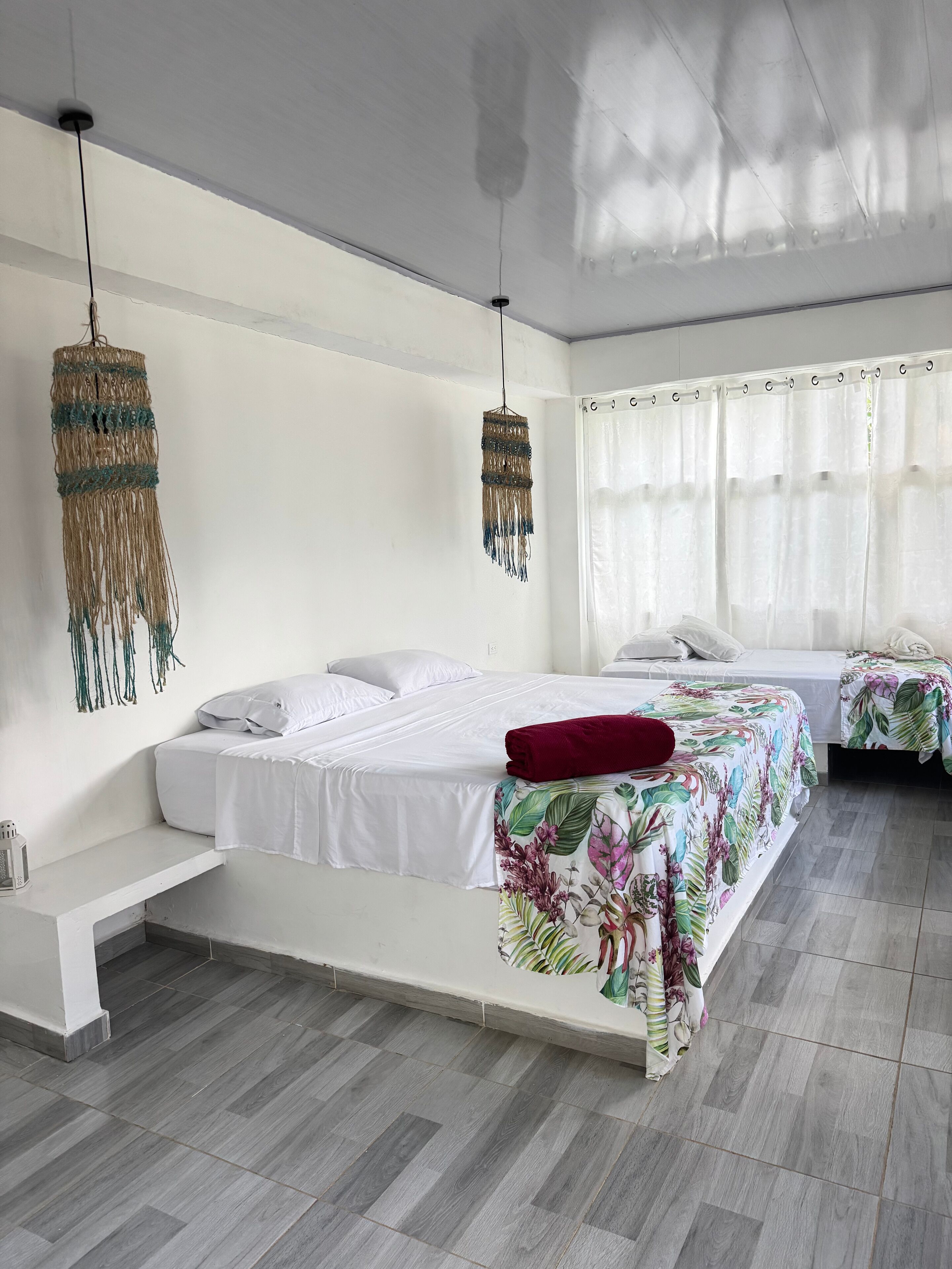 Kamar Quadruple Keluarga | Seprai premium, Wi-Fi gratis, dan seprai linen