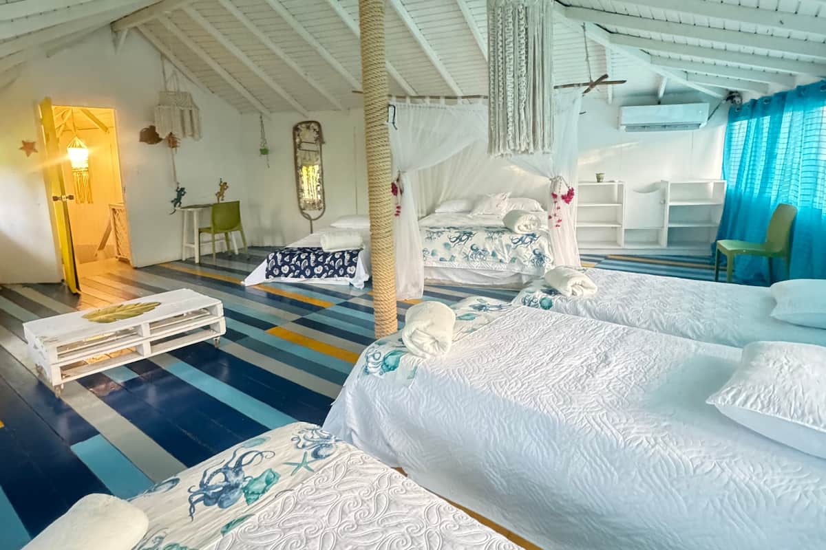 Kabin Desain | Seprai premium, Wi-Fi gratis, dan seprai linen