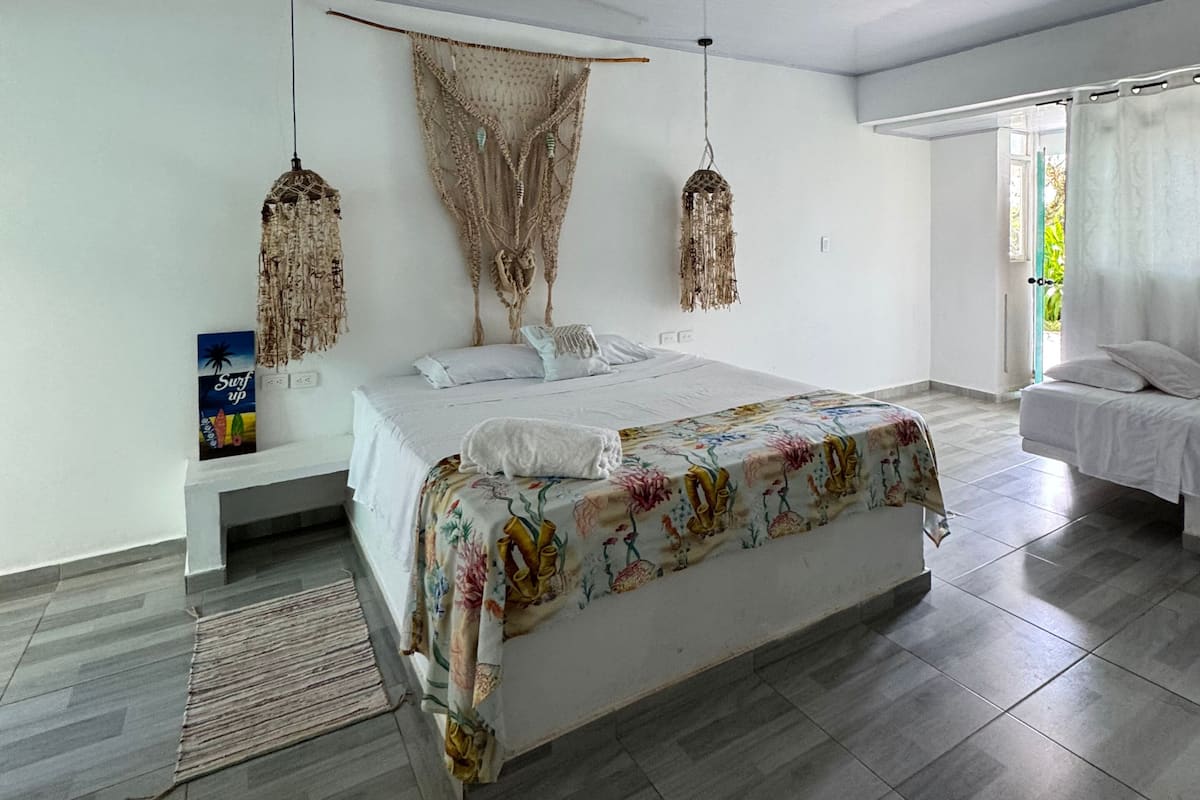 Kamar Quadruple Keluarga | Seprai premium, Wi-Fi gratis, dan seprai linen