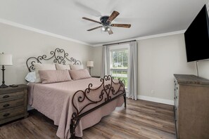 2 chambres, fer et planche Ă repasser, Wi-Fi, literie fournie