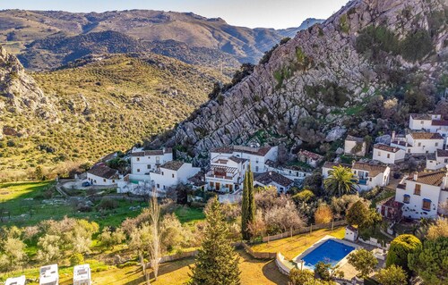 Awesome home in Montejaque with WiFi