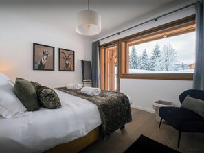 4 chambres, fer et planche à repasser, Wi-Fi, draps fournis