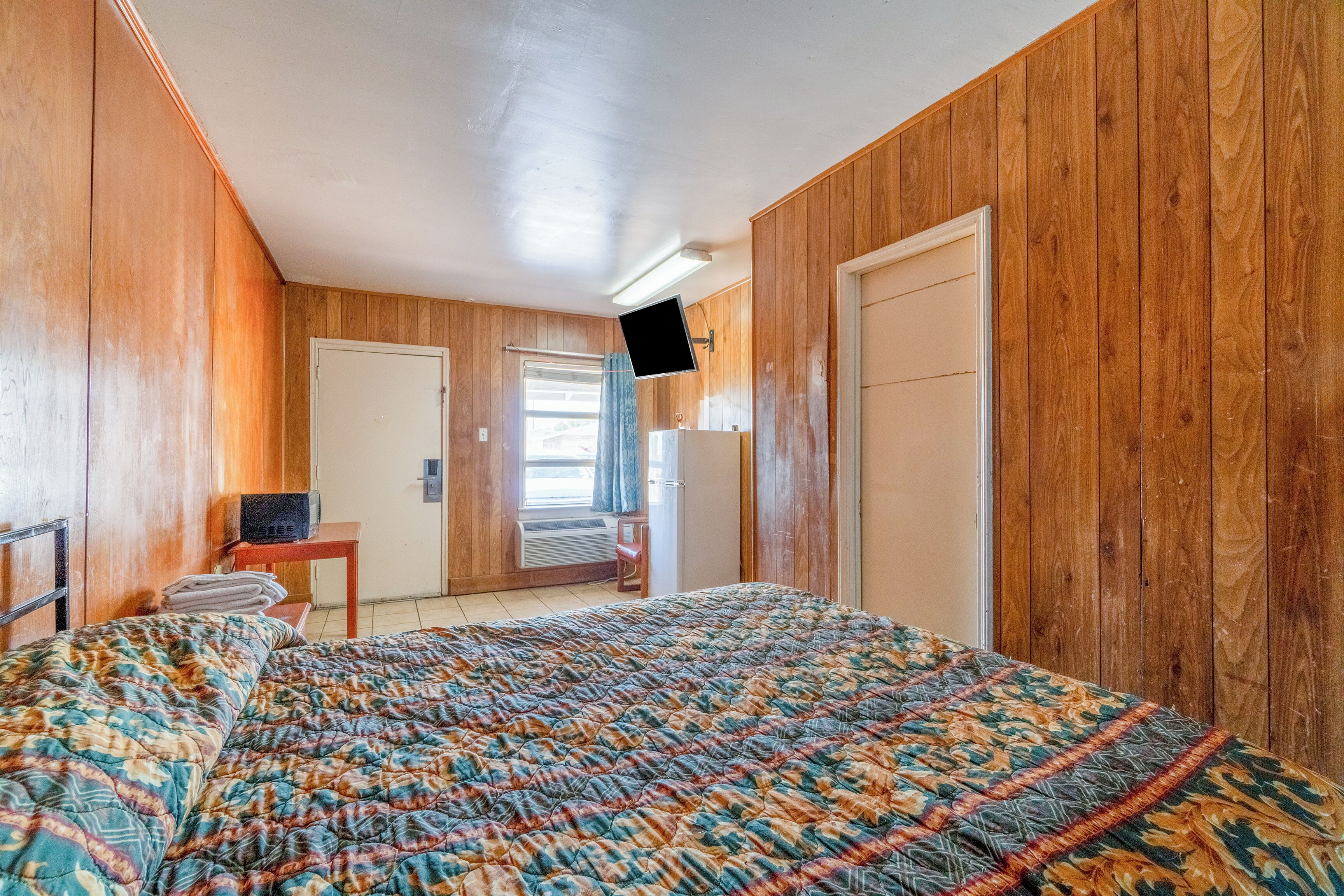 Wifi gratis y ropa de cama 