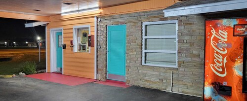 Gulfway Motel By OYO Near Airport I 37