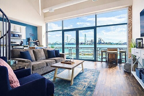 Downtown Walk To Everything! Amazing Water Views!