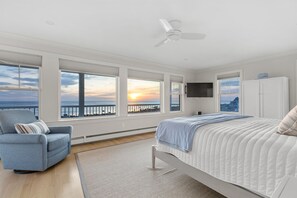 5 habitaciones, escritorio y tabla de planchar con plancha 