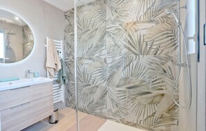 Een douche, een haardroger