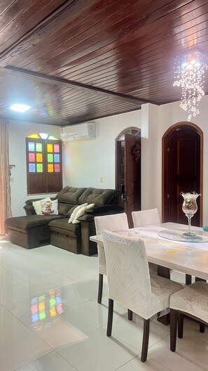 Dining - Luxury house for cop30 group (Tapanã Belém)