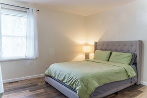 3 chambres, fer et planche à repasser, Wi-Fi, draps fournis